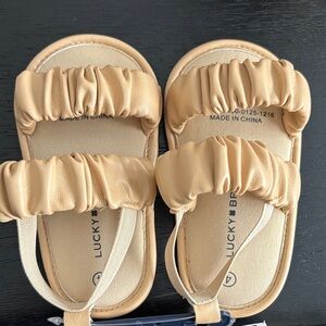Lucky Brand Beige Kids Sandals